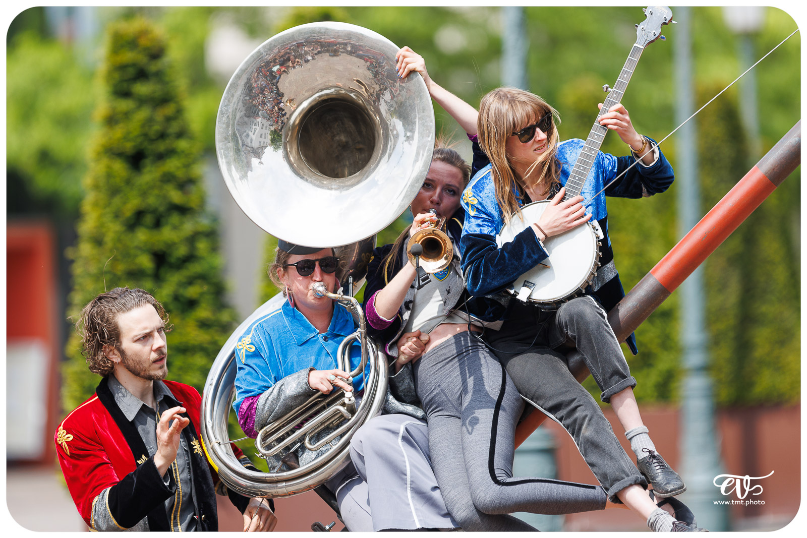 SUR MESURE (CIE BARRIÈRE)